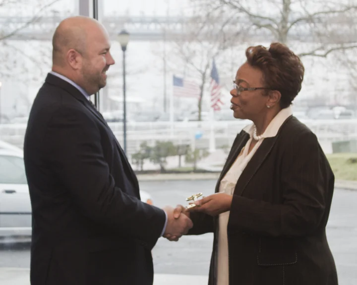 Mayor Redd presenting Ken Wisnefski the key to the City of Camden